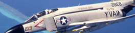驻菲美军一架F-4J战机掠过黄岩岛